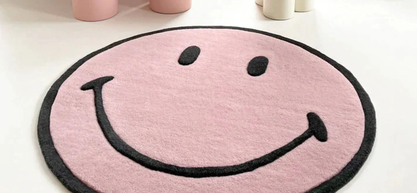 MAISON DEUX - Smiley Floor Rug - Pink