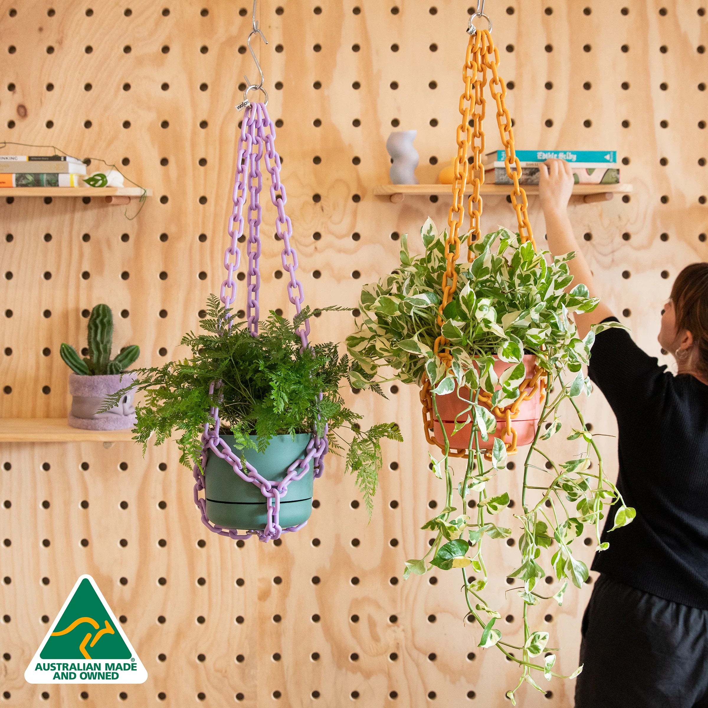 WOLJAM Universal Hanger