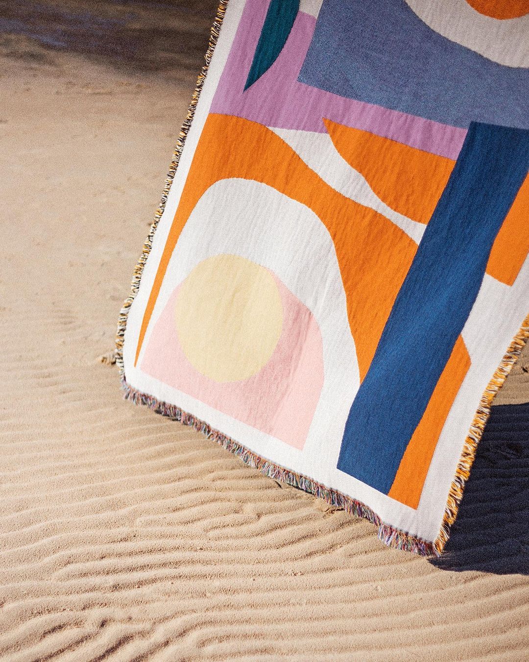 SLOW DOWN STUDIO - Essien Throw