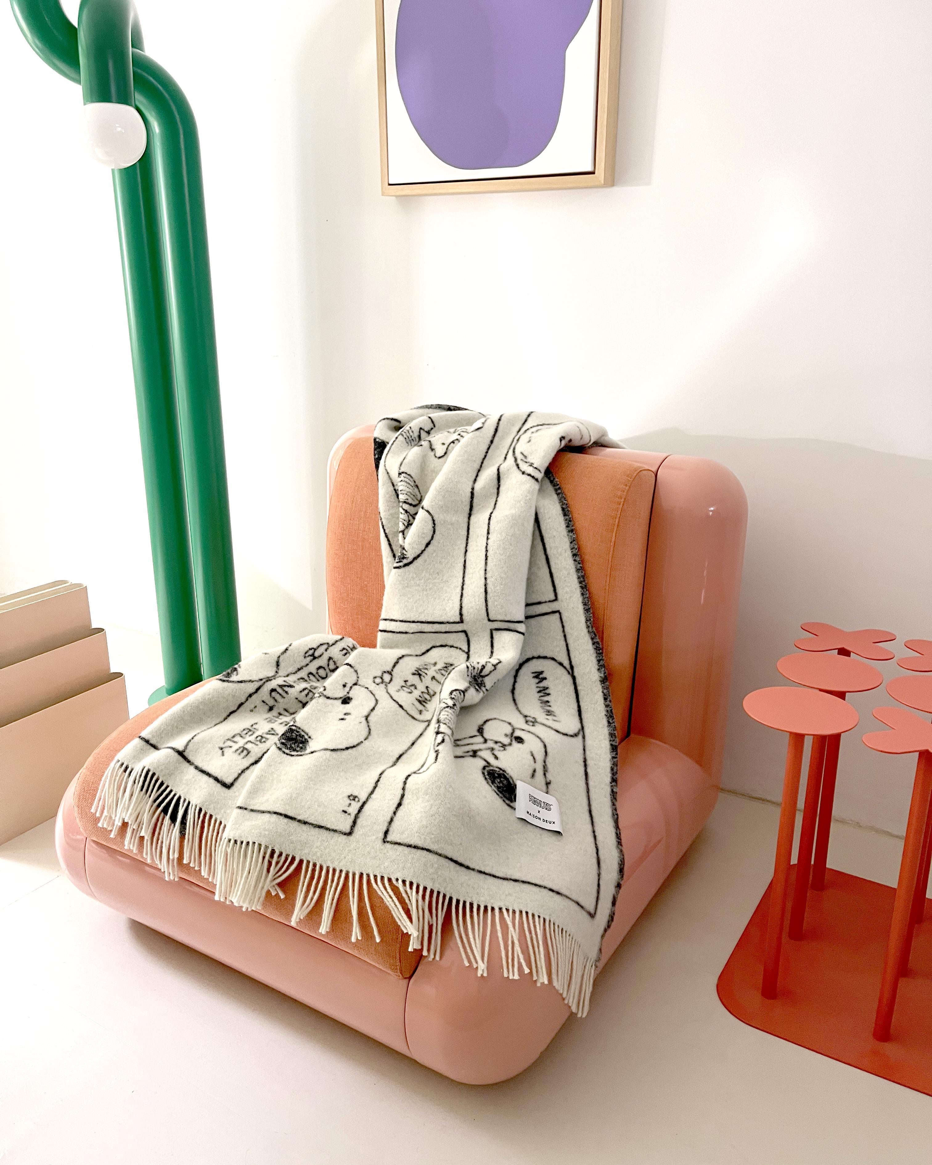 MAISON DEUX - Peanuts Blanket Comic Doughnut - White Black