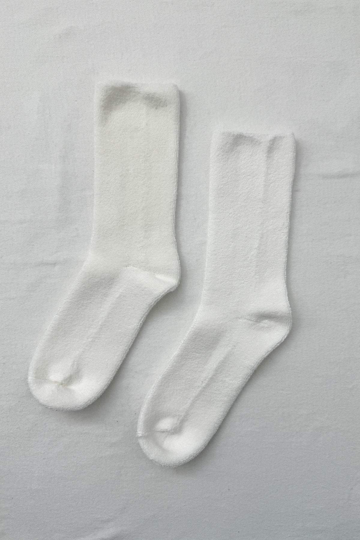 LE BON SHOPPE - EXTENDED Cloud Socks - Classic White