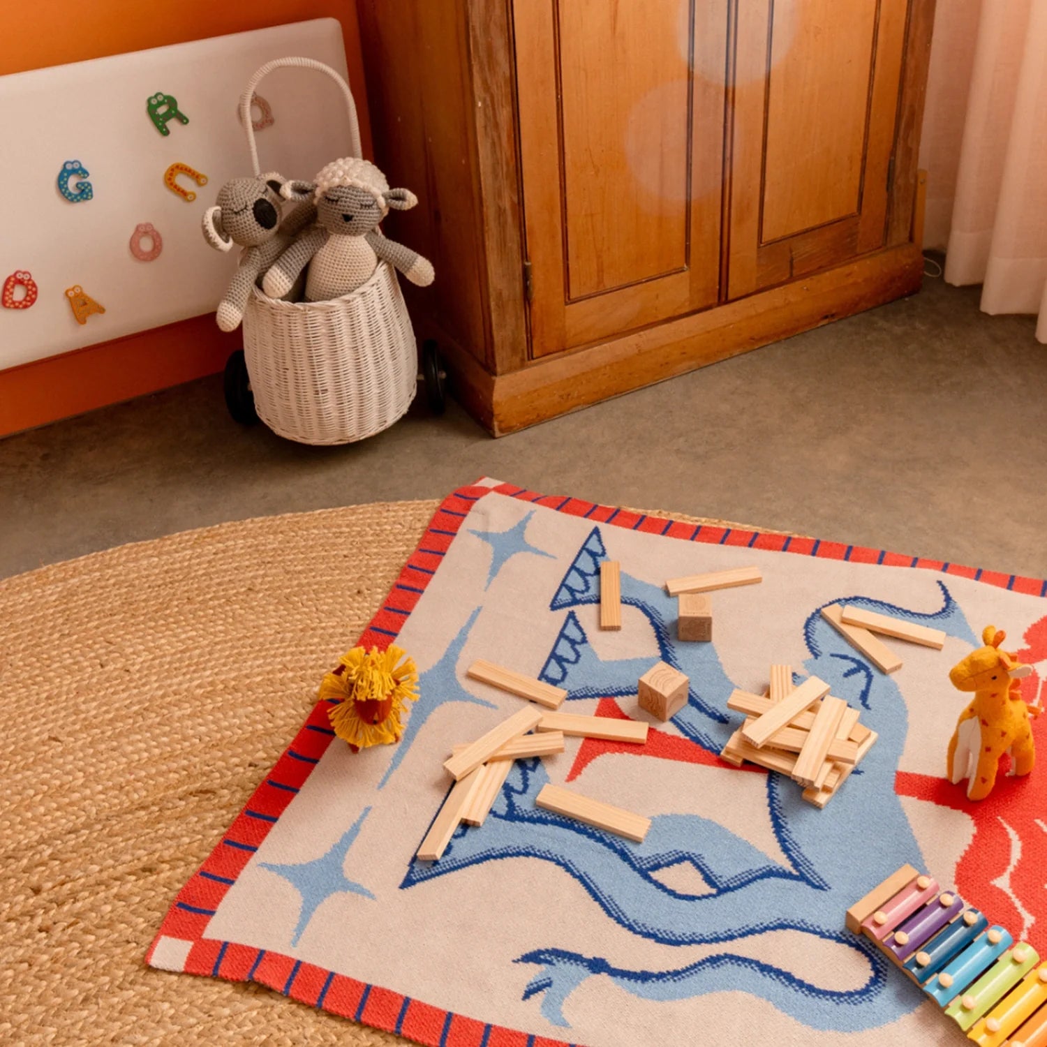 SLOW DOWN STUDIO - Jellyphant Mini Blanket