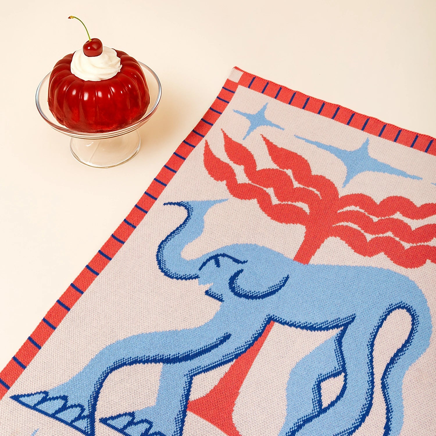 SLOW DOWN STUDIO - Jellyphant Mini Blanket