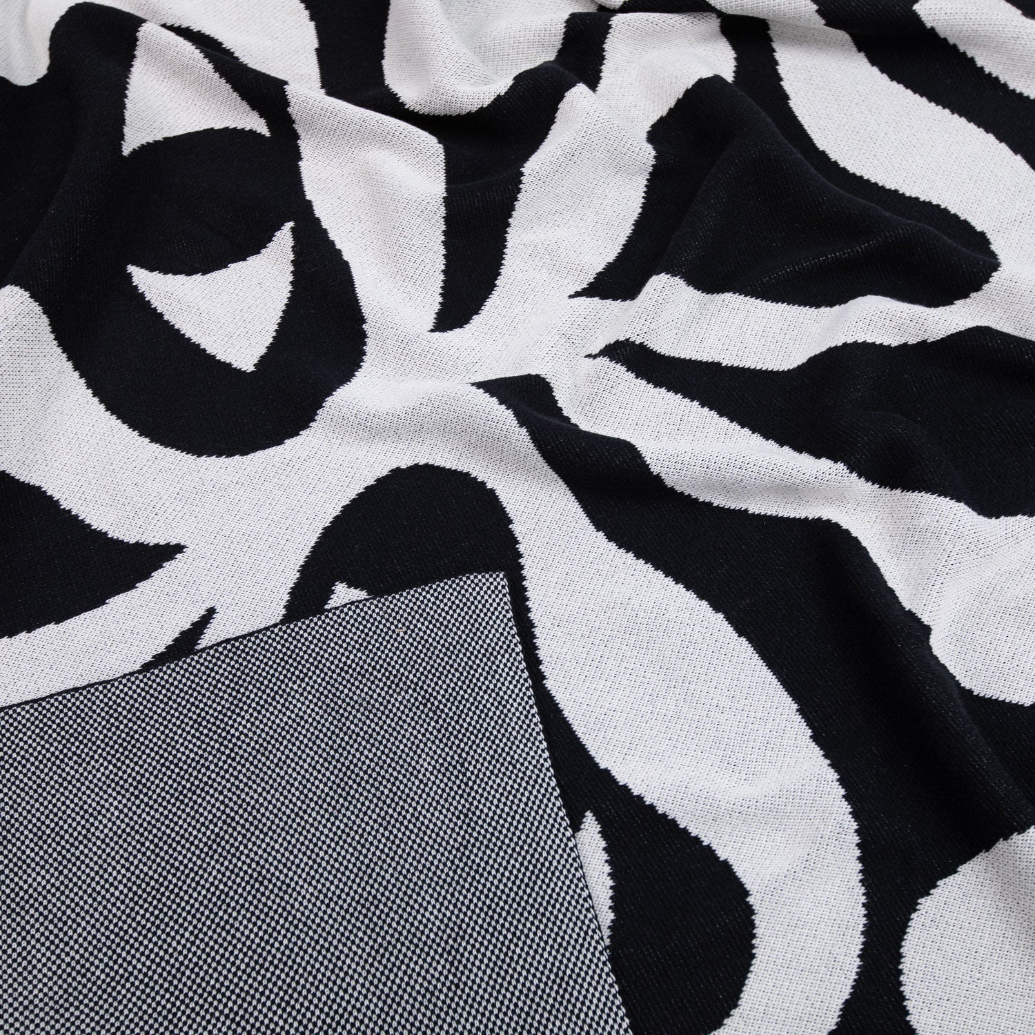SLOW DOWN STUDIO - Vito Knit Blanket
