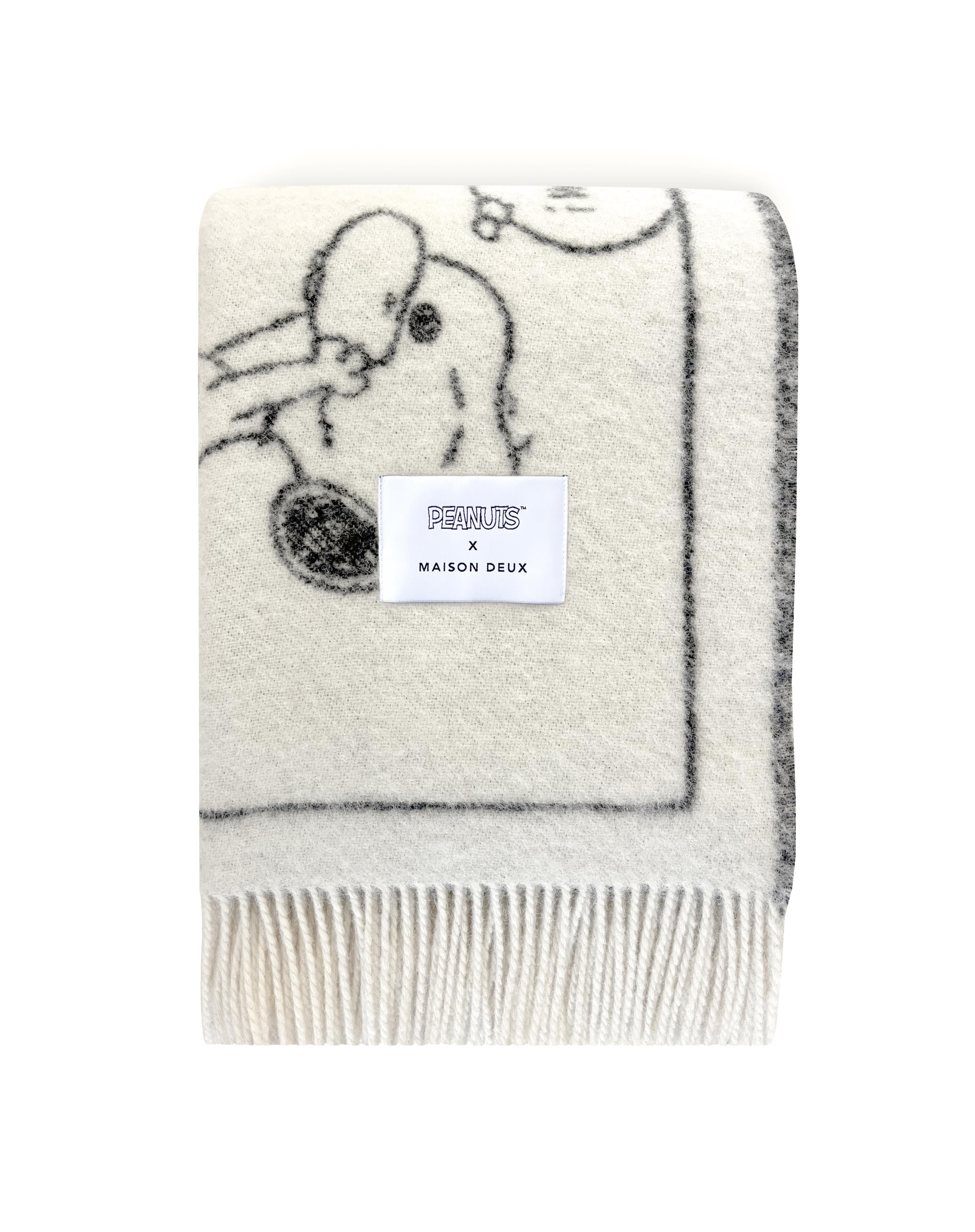 MAISON DEUX - Peanuts Blanket Comic Doughnut - White Black