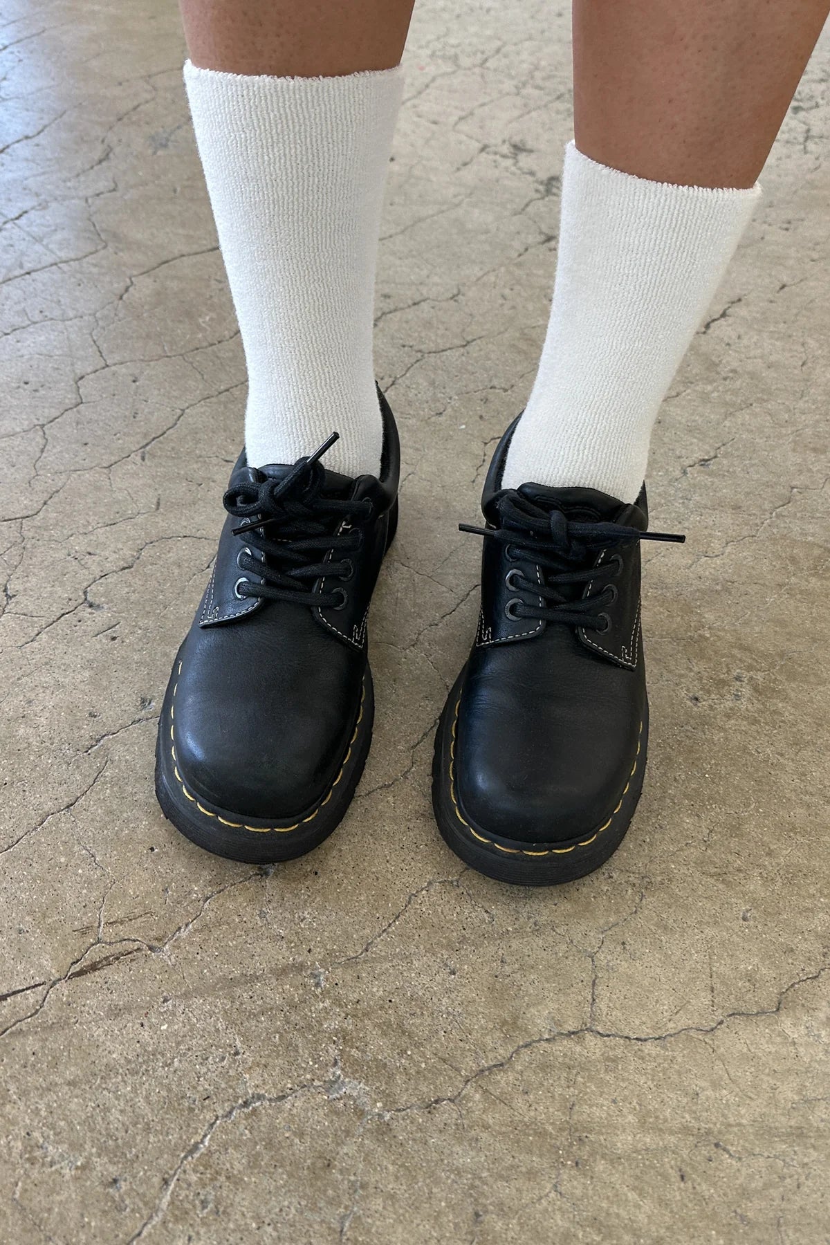 LE BON SHOPPE - EXTENDED Cloud Socks - Classic White