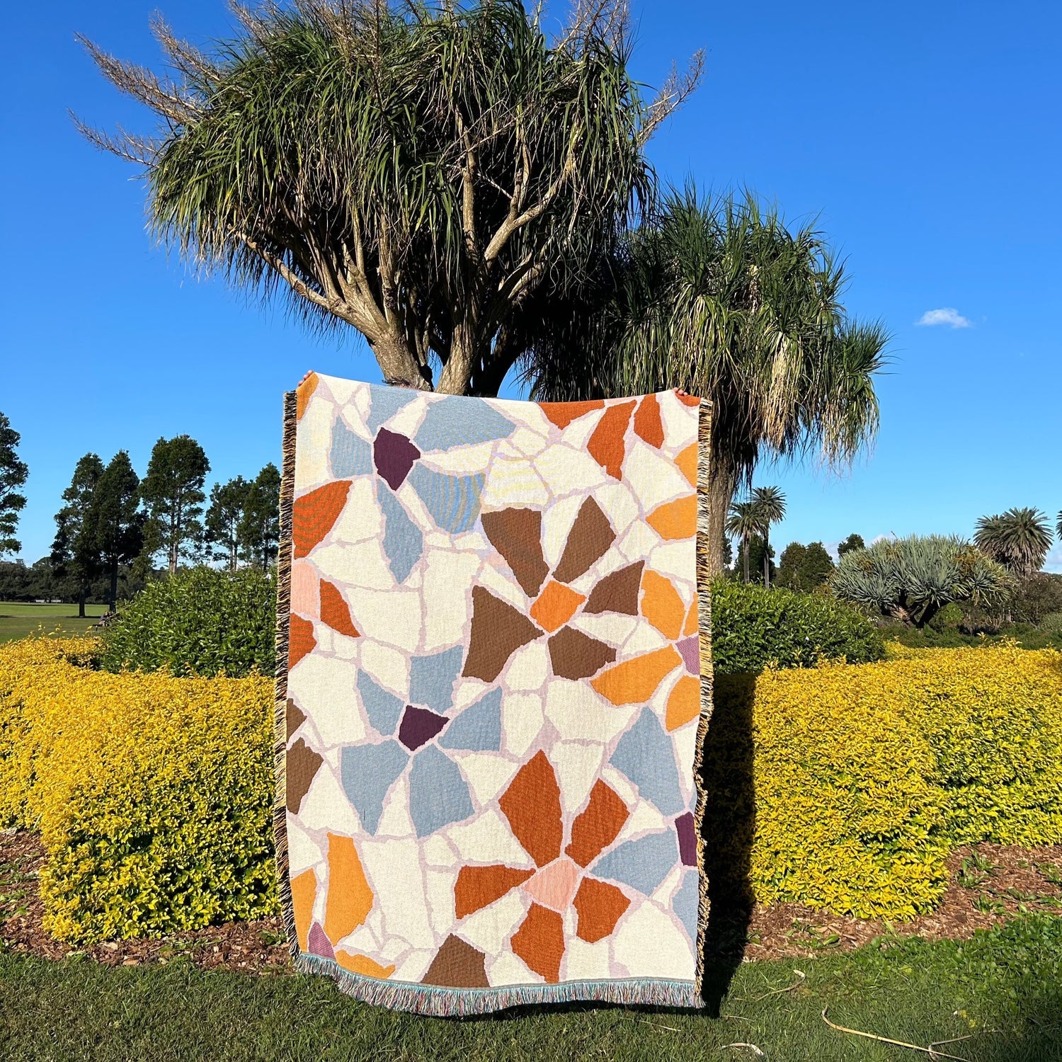 SLOW DOWN STUDIO - Guthrie Throw