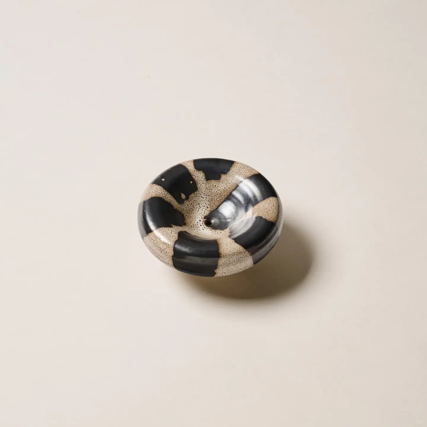 GENTLE HABITS The Vessel Incense Holder - Chocolate