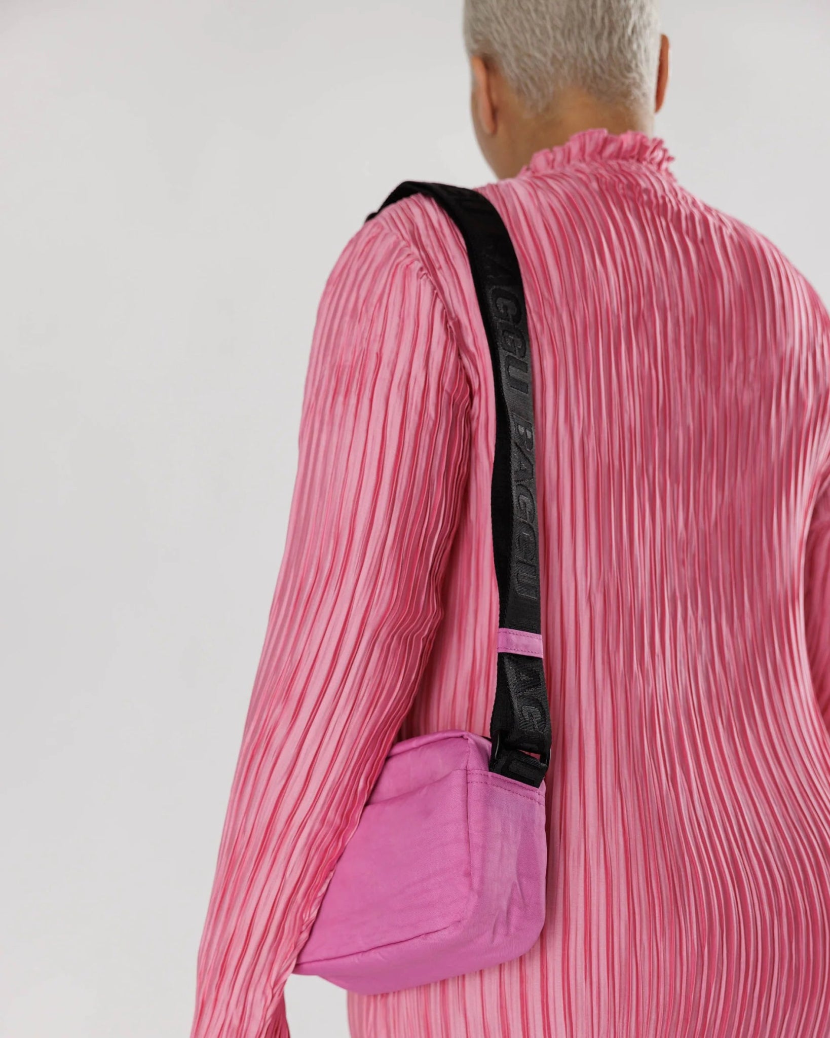 BAGGU Camera Crossbody - Extra Pink