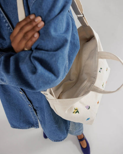 BAGGU | Horizontal Zip Duck Bag Embroidered Ditsy Floral Handbags Baggu   