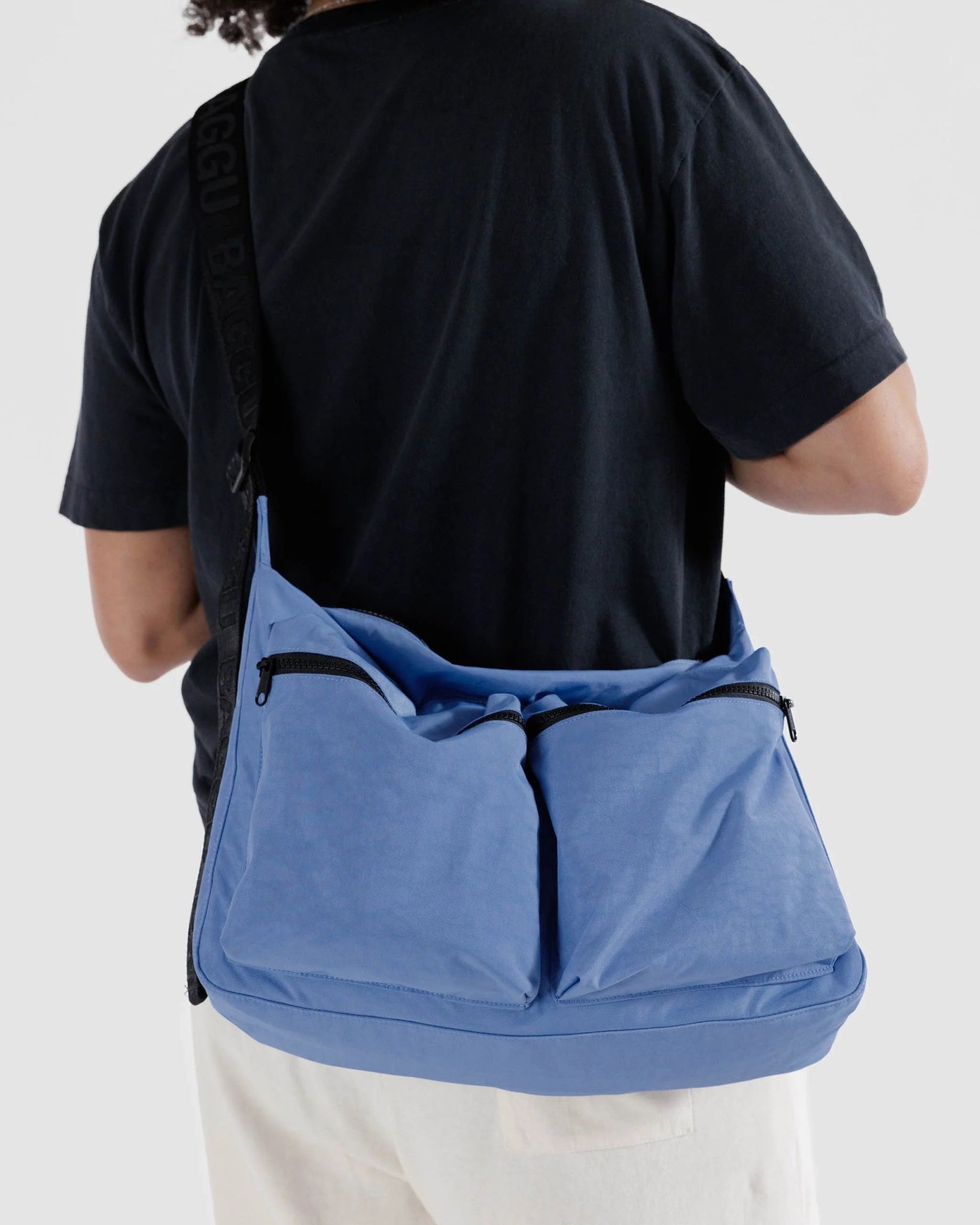 BAGGU Large Cargo Crossbody - Pansy Blue