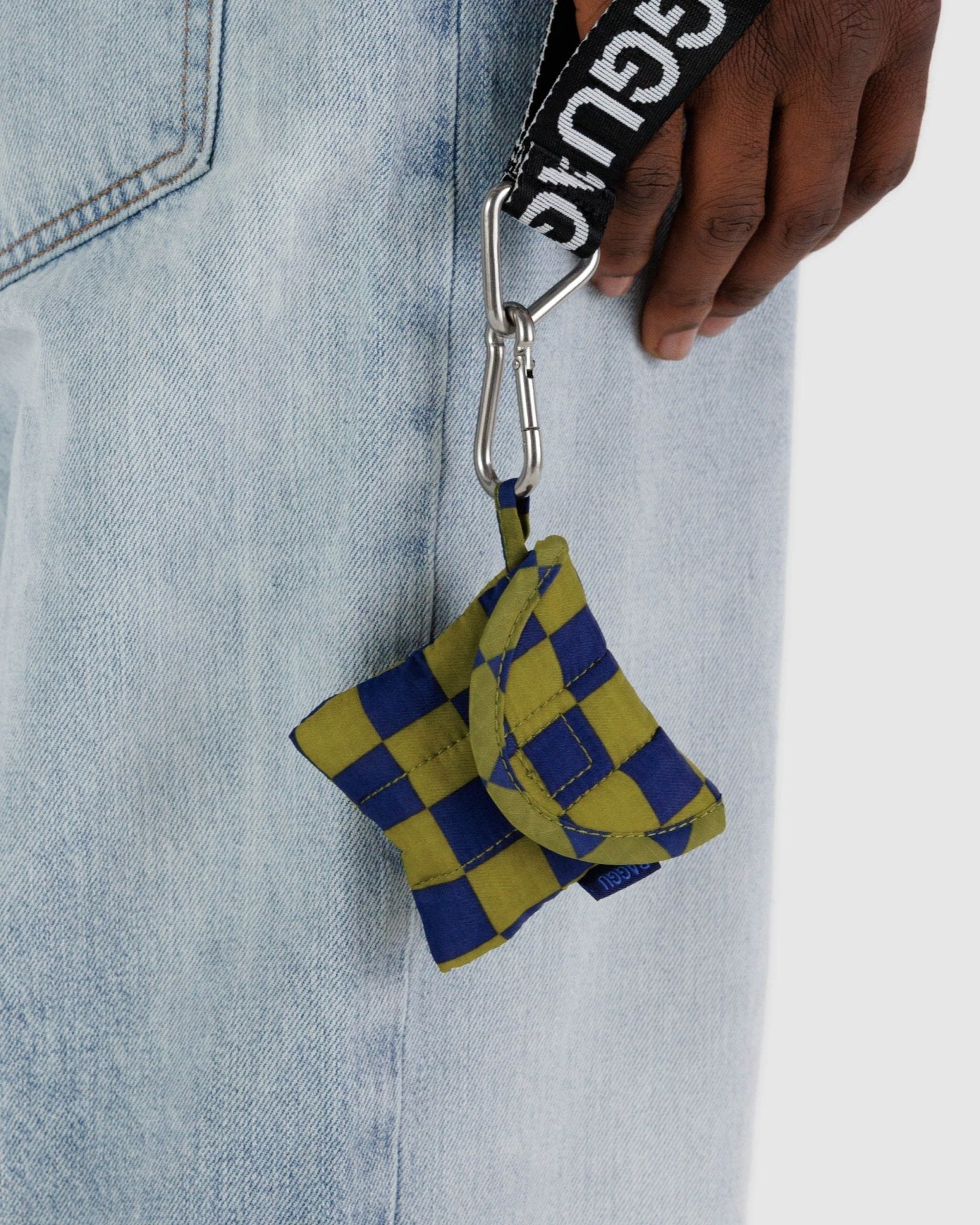 BAGGU | Puffy Earbuds Case Pear Navy Check