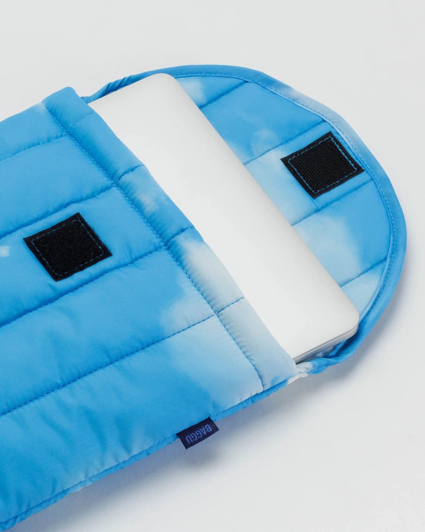 BAGGU - Puffy Laptop Sleeve 13"/ 14" - Clouds