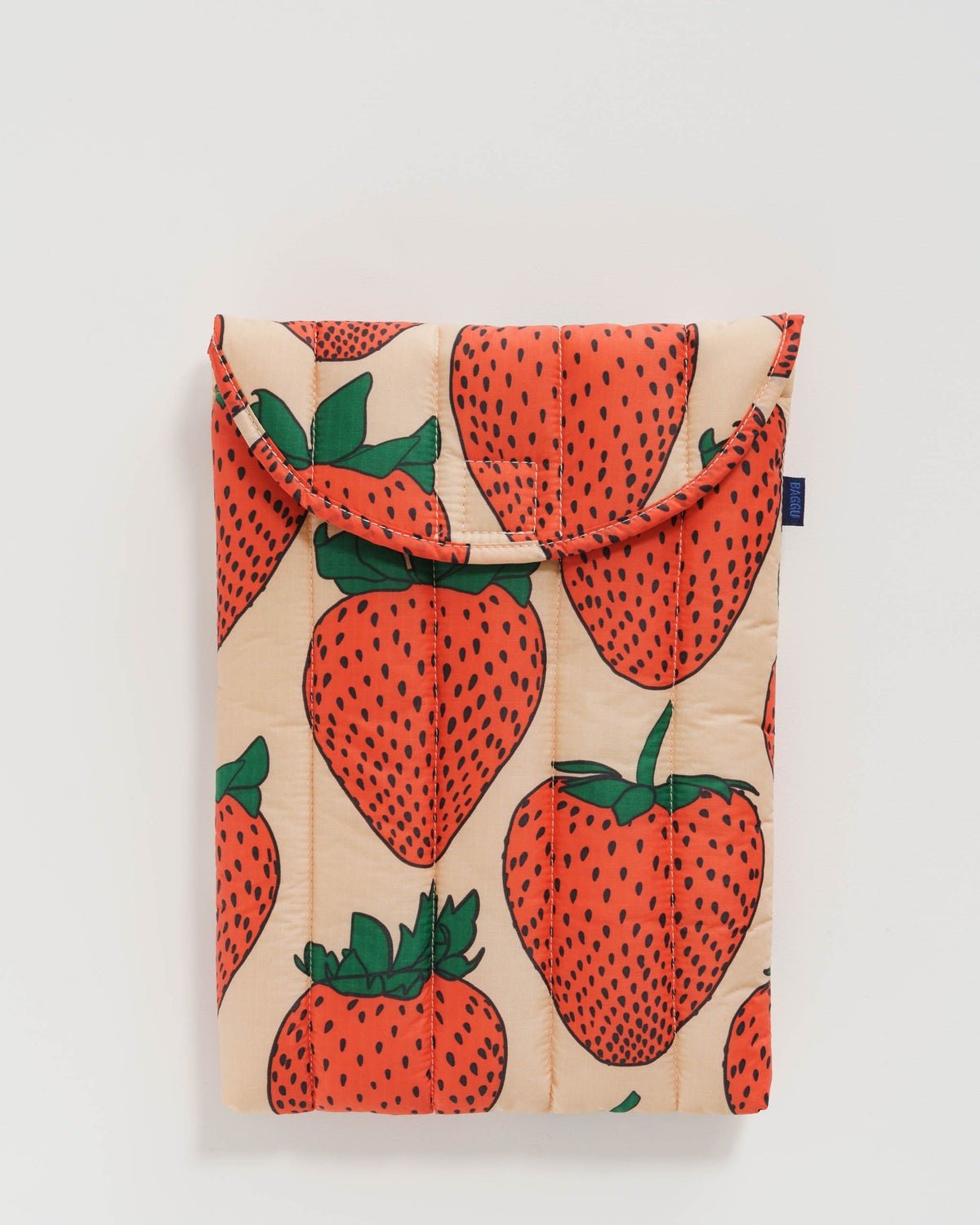 BAGGU Puffy Laptop Sleeve 16" - Strawberry