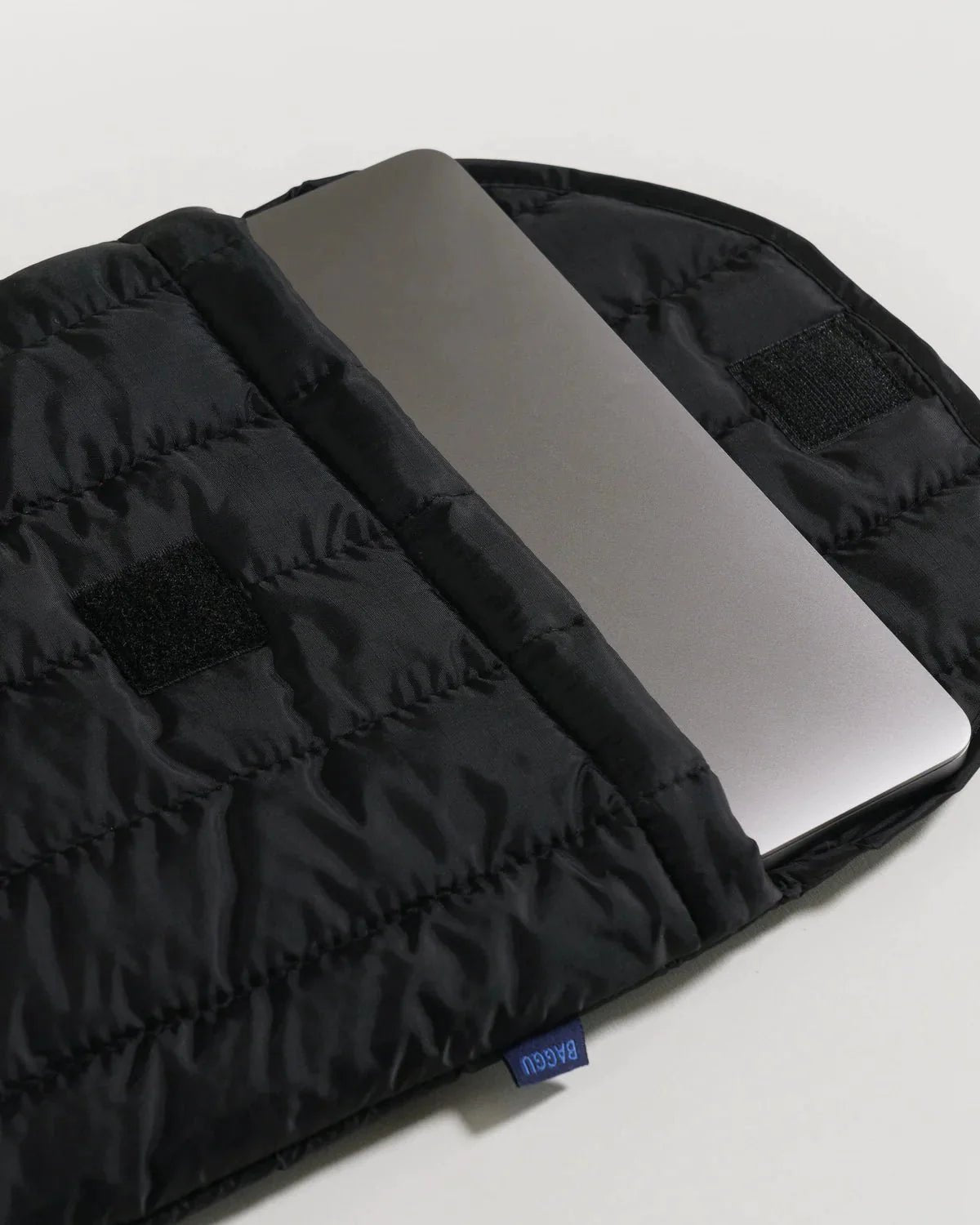 BAGGU Puffy Laptop Sleeve  Black 16"