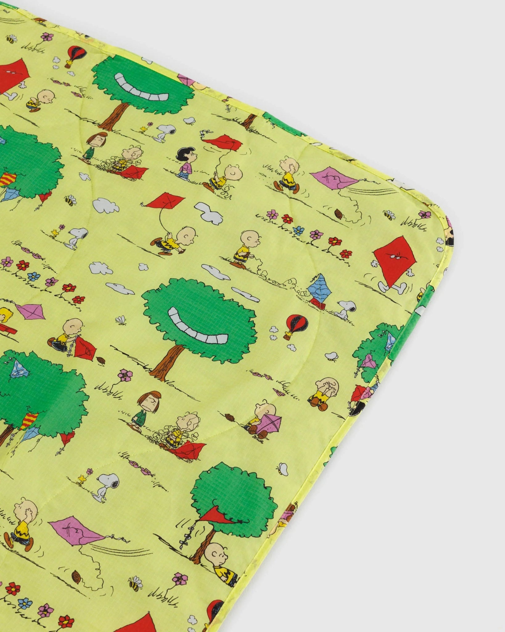 BAGGU Puffy Picnic Blanket - Kite Eating Tree