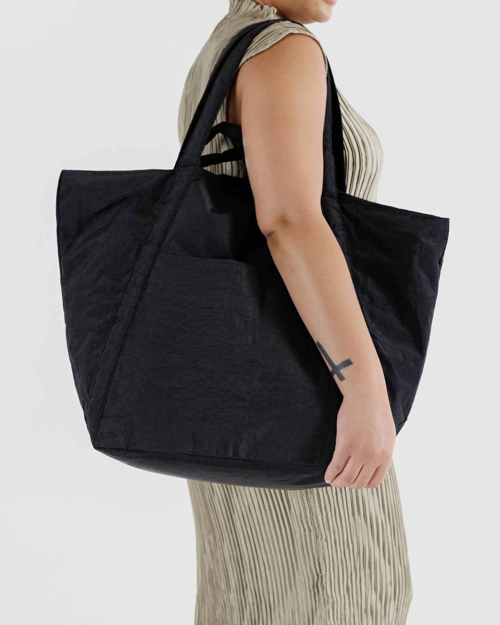 BAGGU - Travel Cloud Bag - BLACK