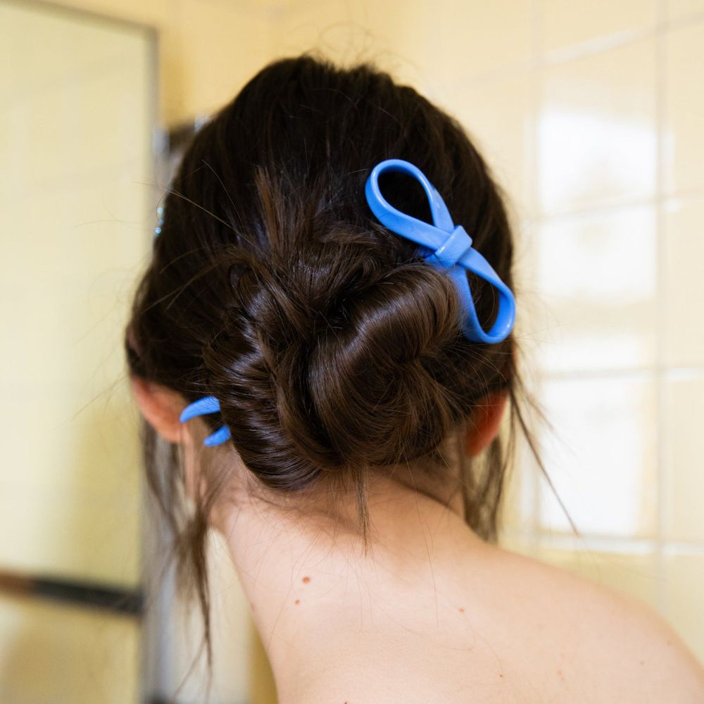 CHUNKS Large Bow Hairpin in Blue