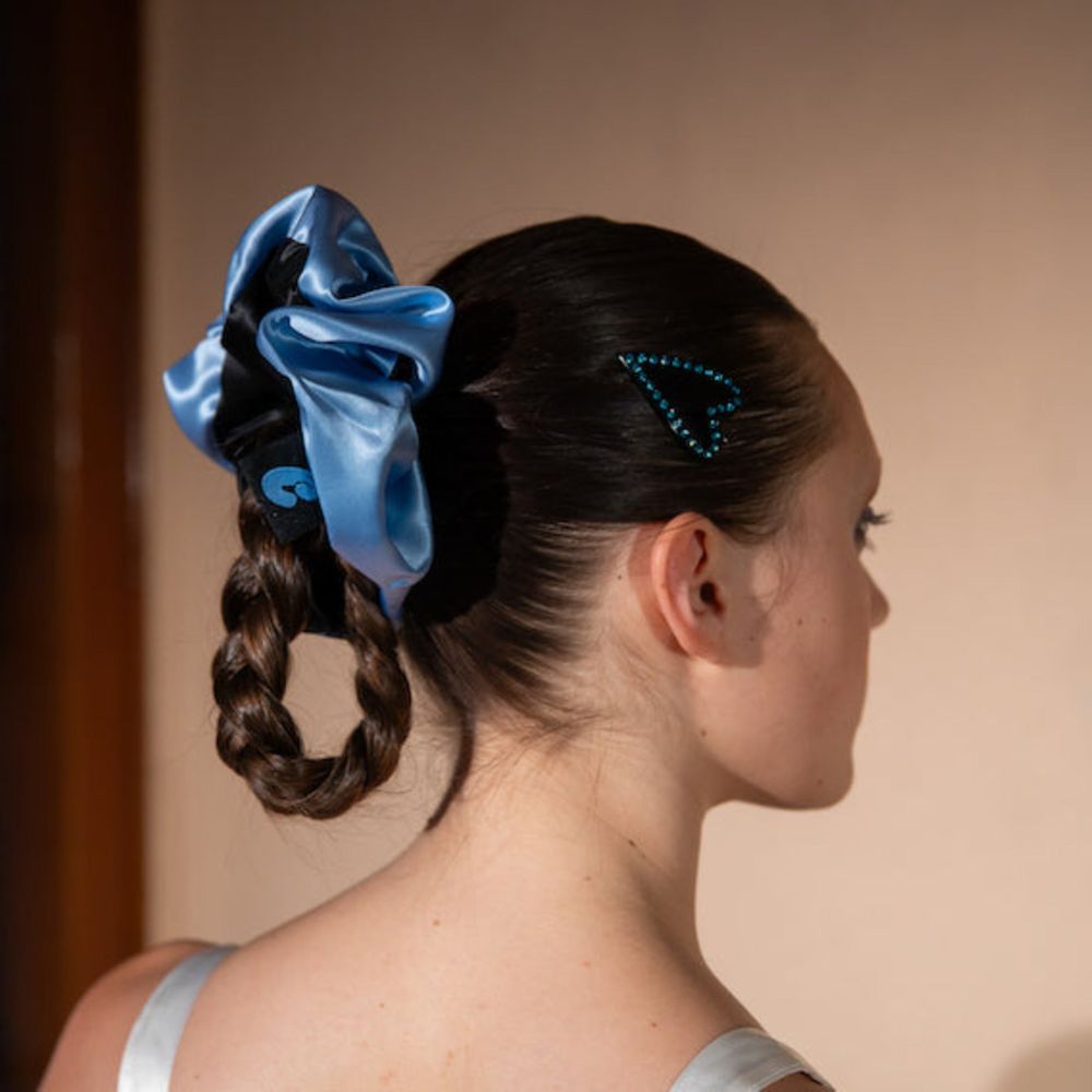 CHUNKS Large Silk Scrunchie In Black + Blue