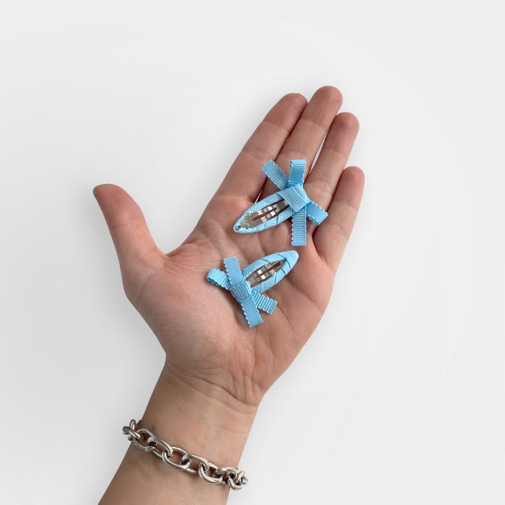 CHUNKS Mini Bow Snap Clips In Baby Blue